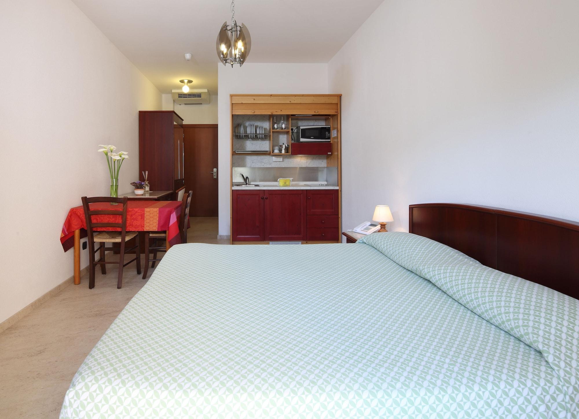 Residence Hotel Kriss Deiva Marina Exterior photo