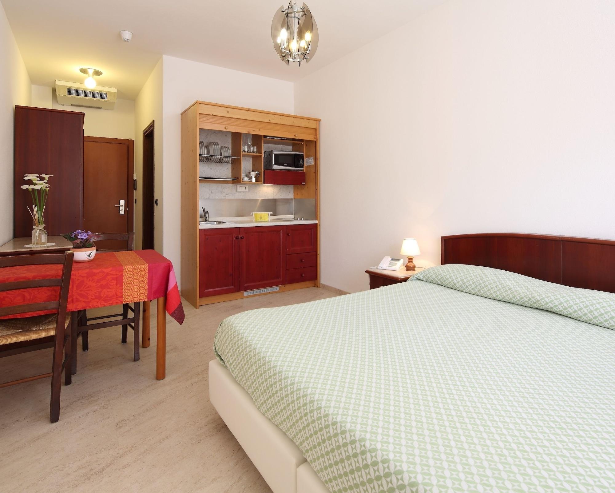 Residence Hotel Kriss Deiva Marina Exterior photo