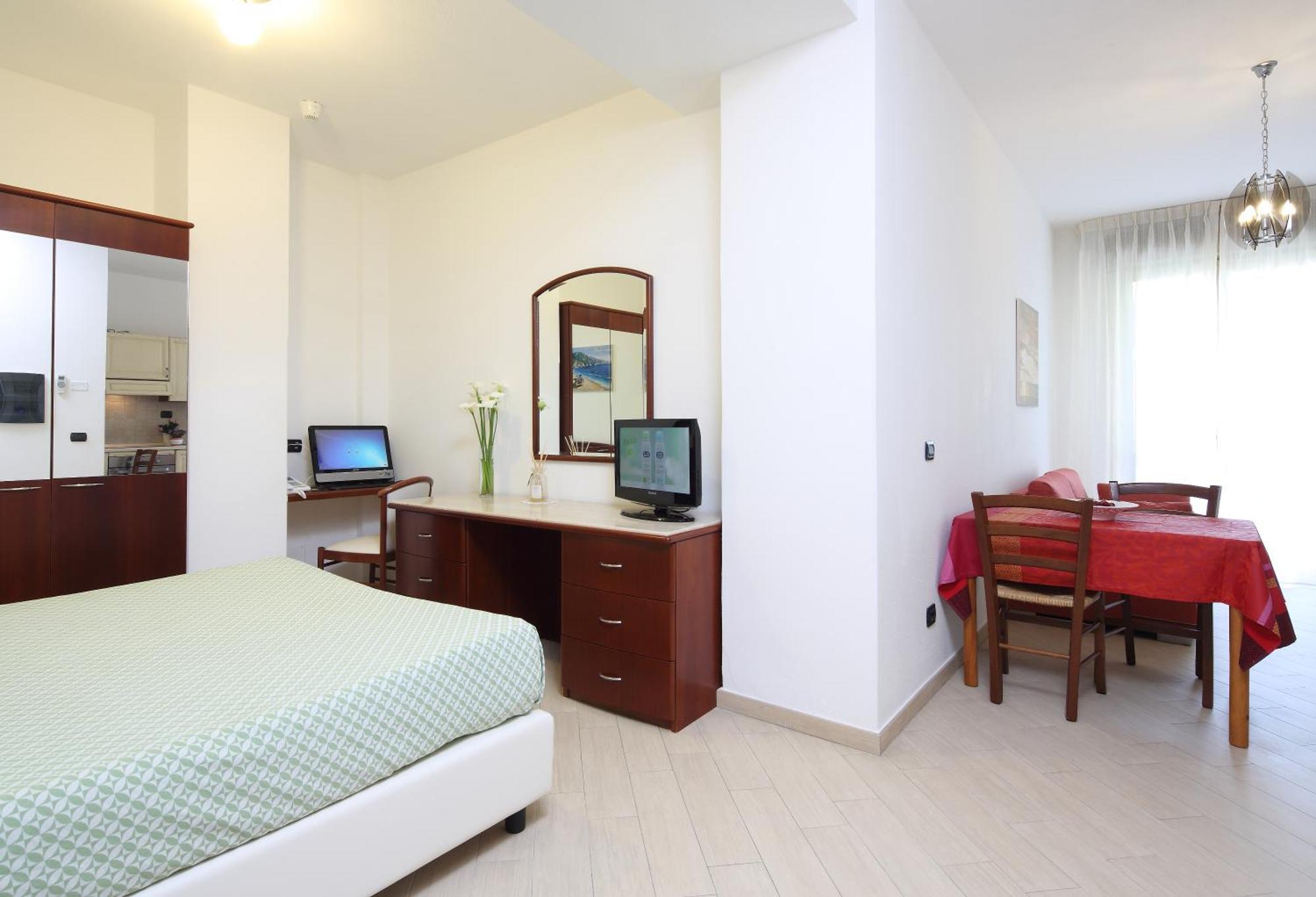 Residence Hotel Kriss Deiva Marina Exterior photo