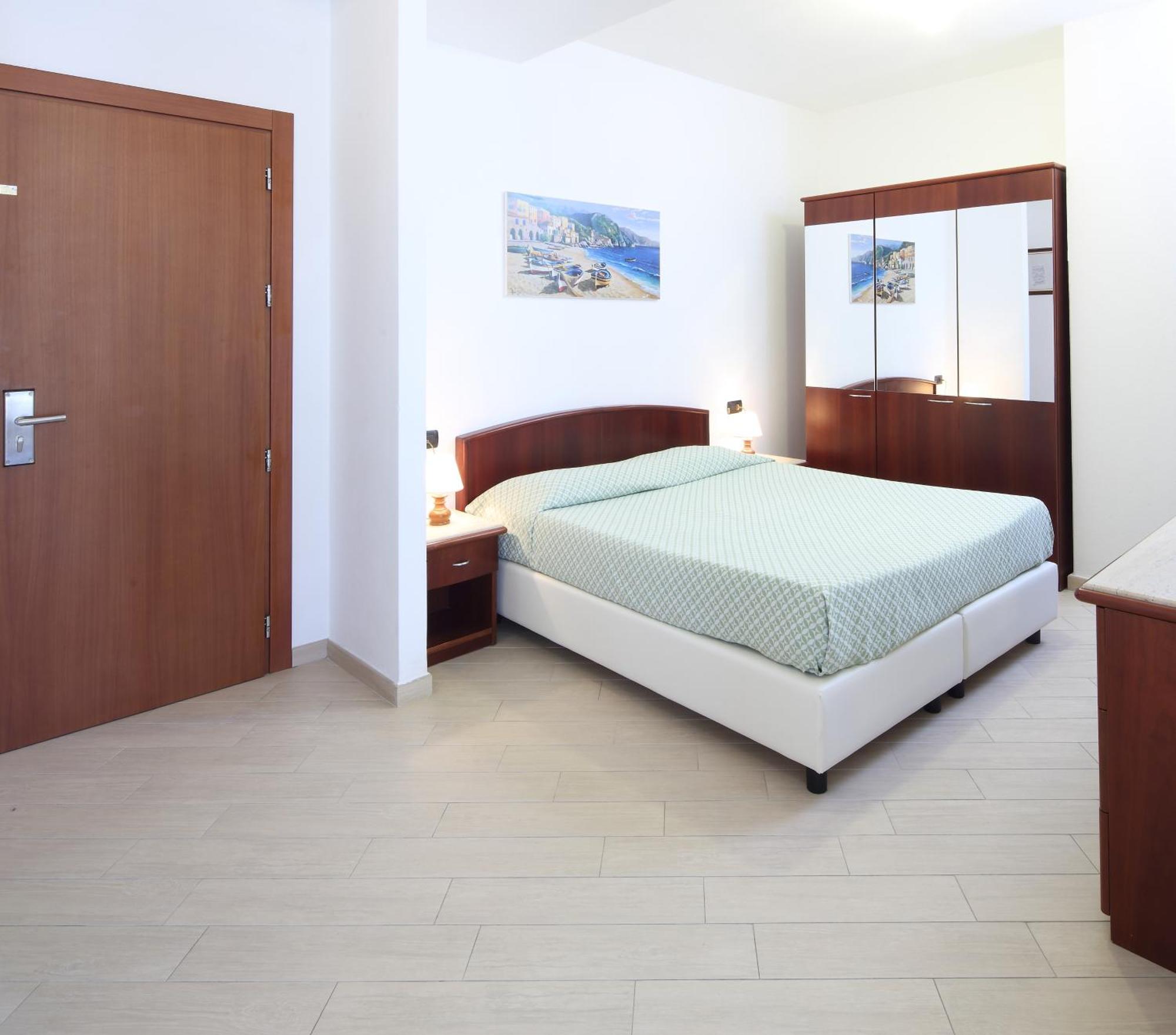 Residence Hotel Kriss Deiva Marina Exterior photo