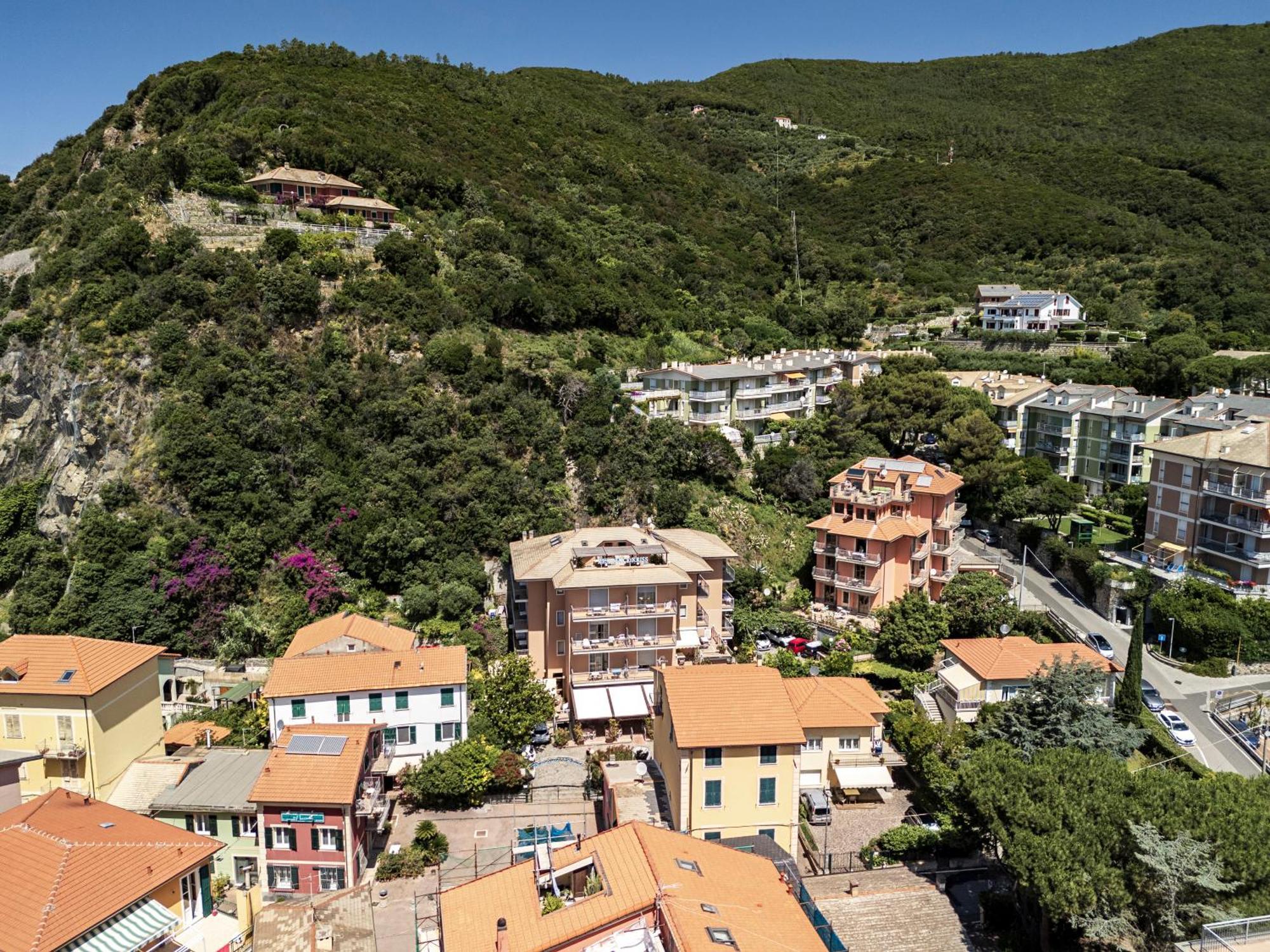 Residence Hotel Kriss Deiva Marina Exterior photo