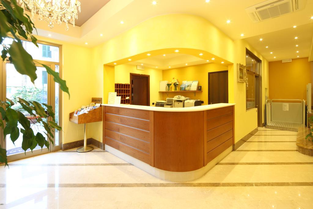 Residence Hotel Kriss Deiva Marina Exterior photo