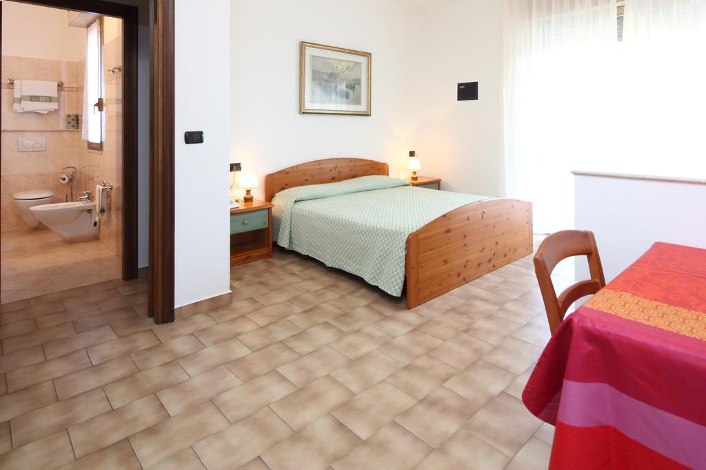 Residence Hotel Kriss Deiva Marina Exterior photo