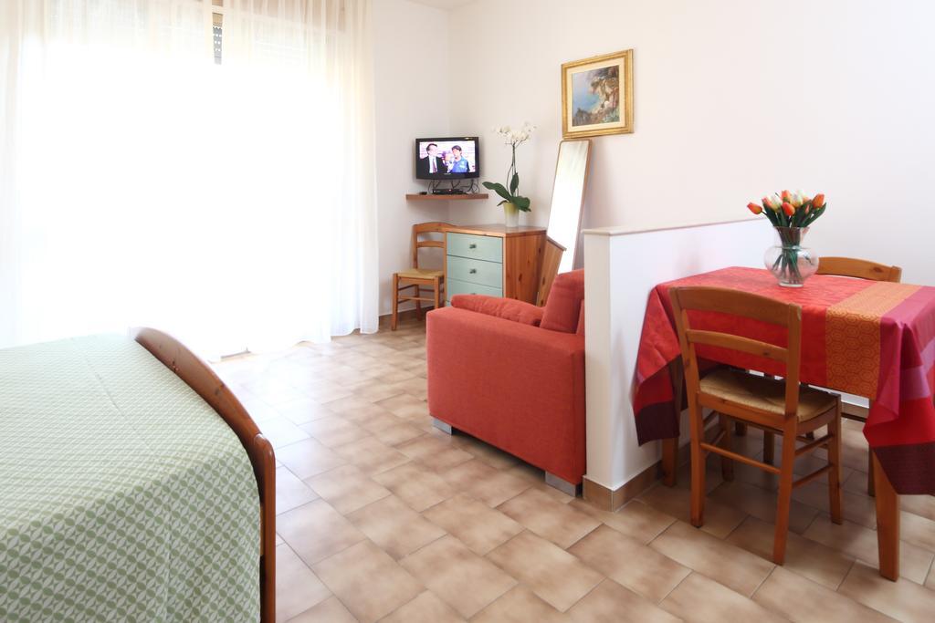 Residence Hotel Kriss Deiva Marina Exterior photo