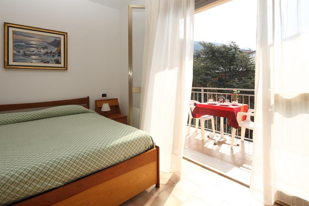 Residence Hotel Kriss Deiva Marina Exterior photo