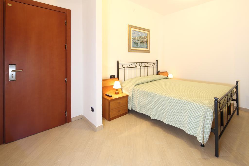 Residence Hotel Kriss Deiva Marina Exterior photo