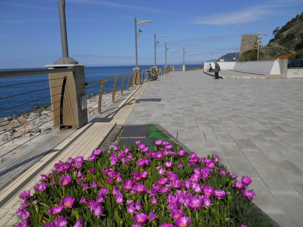 Residence Hotel Kriss Deiva Marina Exterior photo